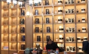 商业店铺展柜展示产品三个要点